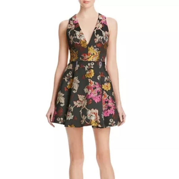 Alice + Olivia Dresses & Skirts - NWT $440 Alice + Olivia Dress Mollie Black Floral Box Pleat Brocade Size 12